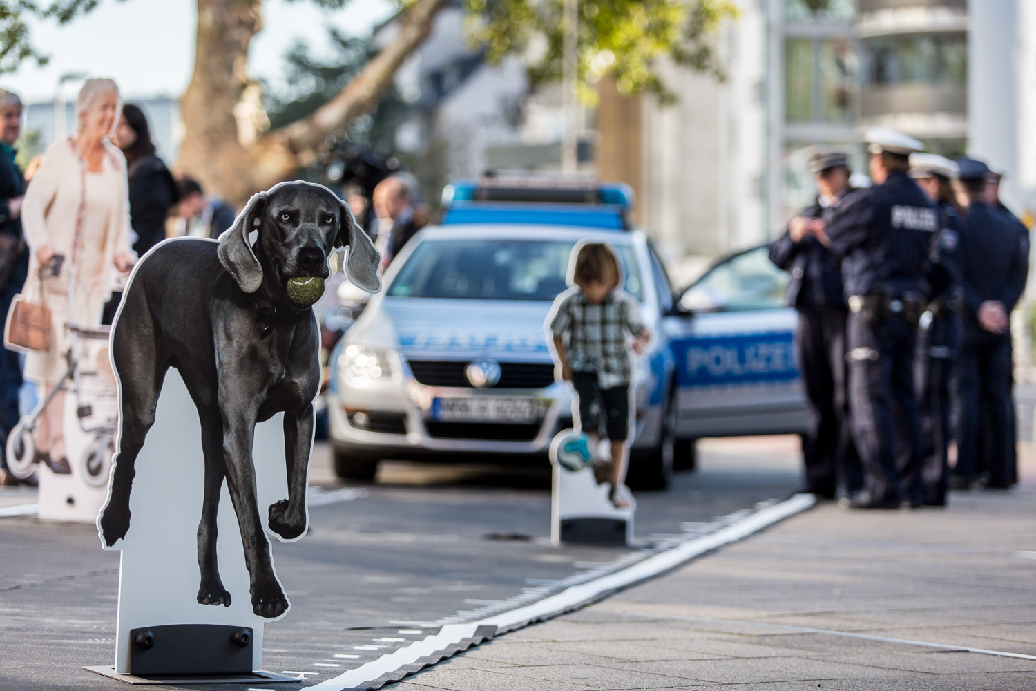 Ablenkung am Steuer - Auf der Wegstrecke einer unachtsamen Sekunde